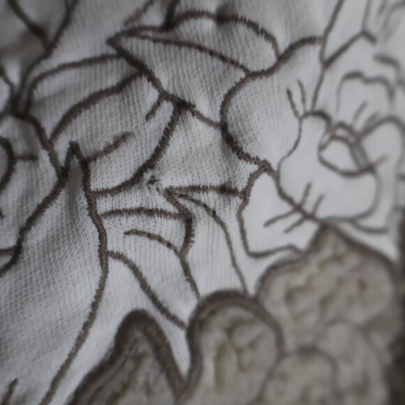 Billabong Vintage Style Zip Hoodie – Cream / Floral (Women’s L) - Picture 3 of 9